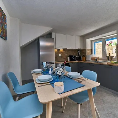 Elegant Stone House With Jacuzzi, Terrace, And Private Yard In Solta * Srednje Selo na Solti