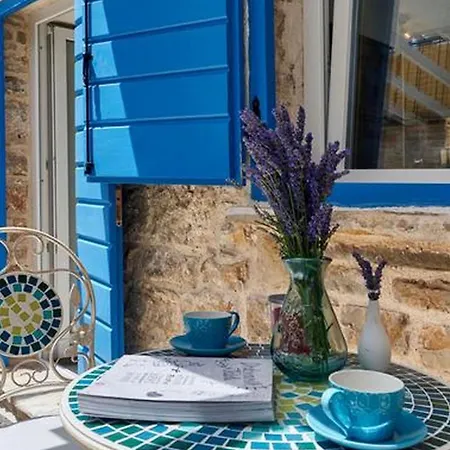 Elegant Stone House With Jacuzzi, Terrace, And Private Yard In Solta